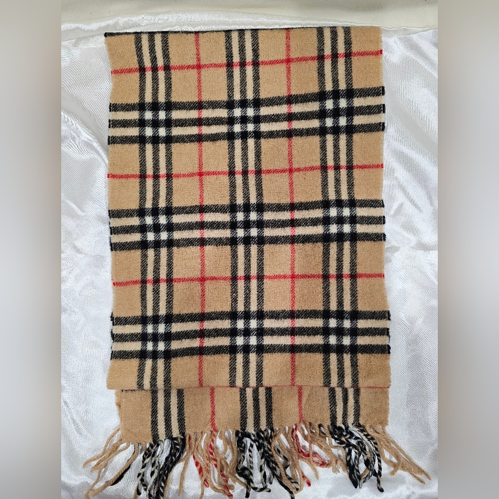 Burberry Vintage Authentic Classic Tan Plaid Scarf 100% Wool - Picture 7 of 8
